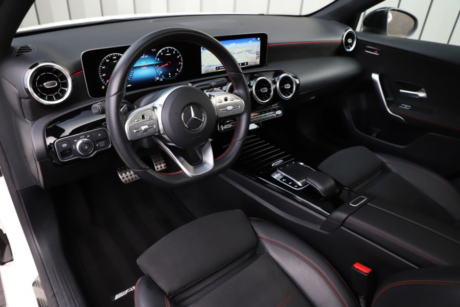 Mercedes-Benz A-Klasse 200 AMG Aut7 | 163PK | Pano | Led | Stoelverwarming | Clima | Apple-carplay | Camera | Widescreen | 2018.