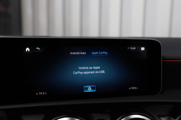 Mercedes-Benz A-Klasse 200 AMG Aut7 | 163PK | Pano | Led | Stoelverwarming | Clima | Apple-carplay | Camera | Widescreen | 2018.