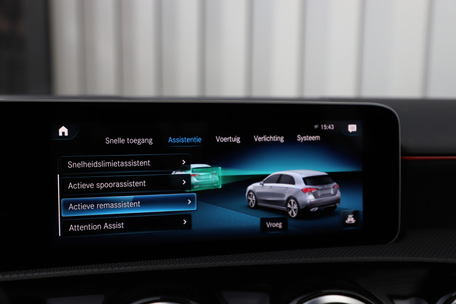 Mercedes-Benz A-Klasse 200 AMG Aut7 | 163PK | Pano | Led | Stoelverwarming | Clima | Apple-carplay | Camera | Widescreen | 2018.