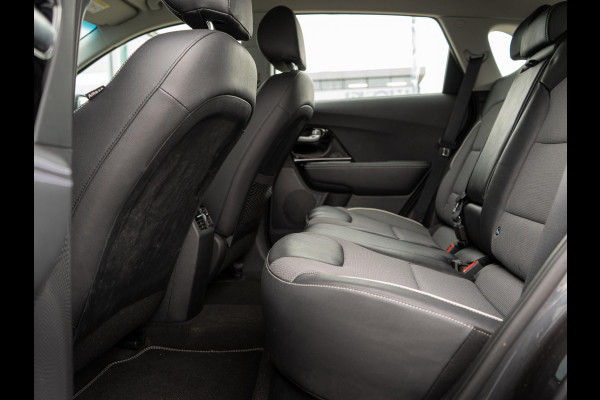 Kia e-Niro DynamicLine 64 kWh 3 Fase | Keyless | Camera | Navigatie | Carplay | DAB+ |