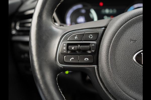 Kia e-Niro DynamicLine 64 kWh 3 Fase | Keyless | Camera | Navigatie | Carplay | DAB+ |