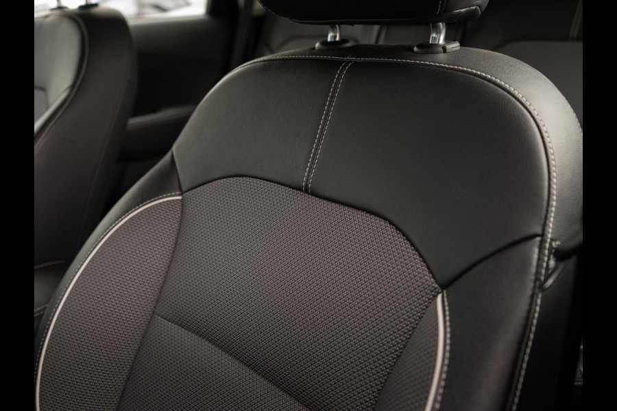 Kia e-Niro DynamicLine 64 kWh 3 Fase | Keyless | Camera | Navigatie | Carplay | DAB+ |