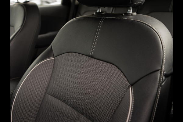 Kia e-Niro DynamicLine 64 kWh 3 Fase | Keyless | Camera | Navigatie | Carplay | DAB+ |