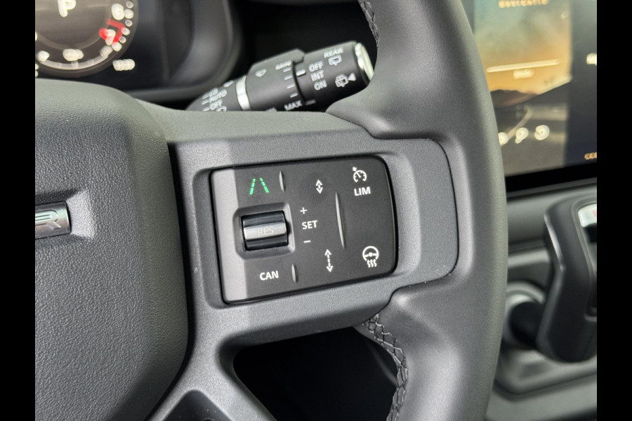 Land Rover Defender P300e 110 X-Dynamic SE