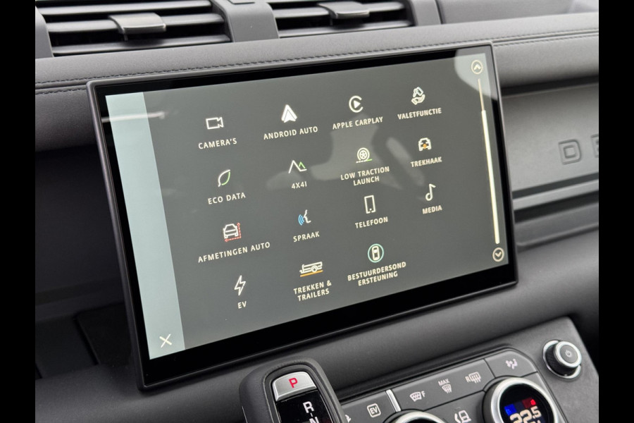 Land Rover Defender P300e 110 X-Dynamic SE