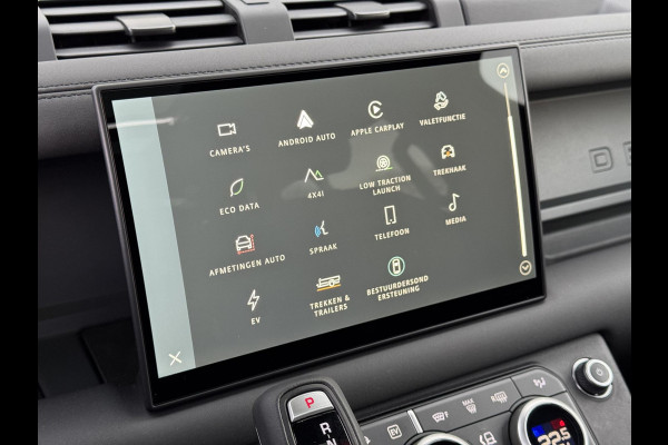 Land Rover Defender P300e 110 X-Dynamic SE