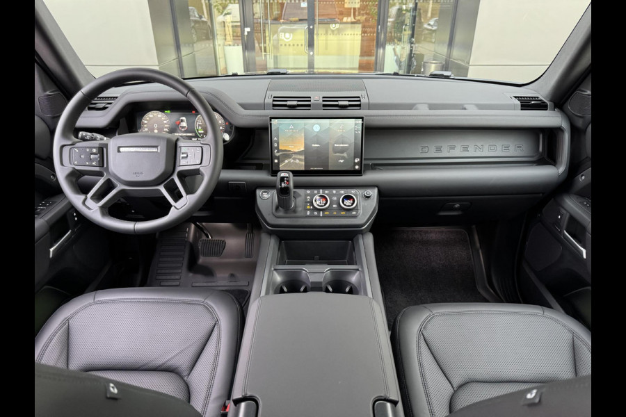 Land Rover Defender P300e 110 X-Dynamic SE