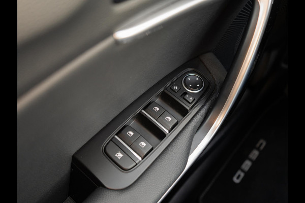 Kia Ceed Sportswagon 1.0 T-GDi DynamicPlusLine | Stoel en stuurverwarming | Navigatie | Camera | Parkeersensoren achter | Apple Carplay / Android Auto |