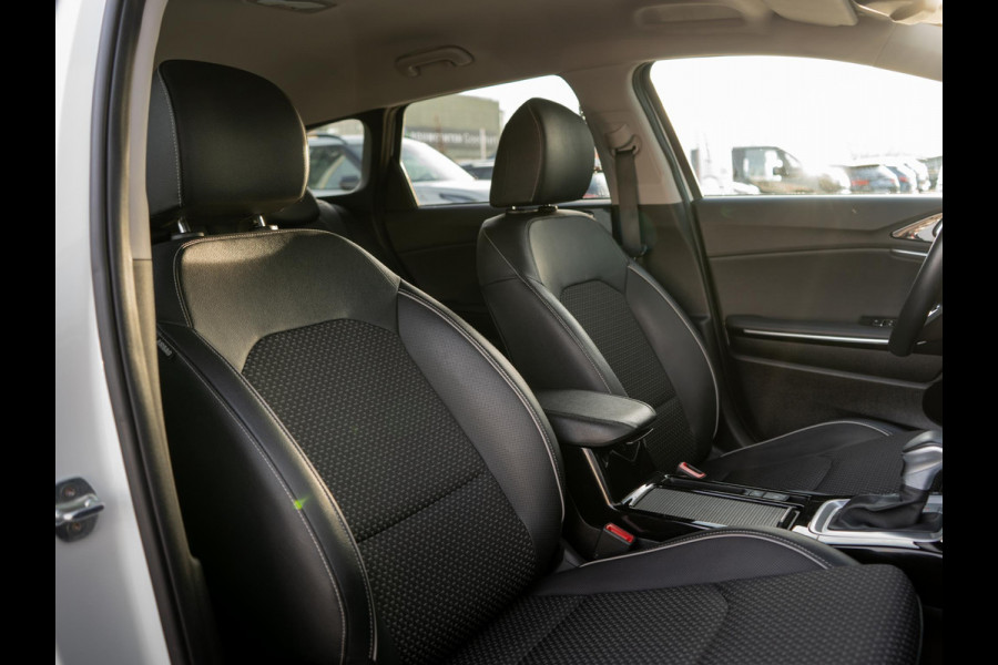 Kia Ceed Sportswagon 1.0 T-GDi DynamicPlusLine | Stoel en stuurverwarming | Navigatie | Camera | Parkeersensoren achter | Apple Carplay / Android Auto |