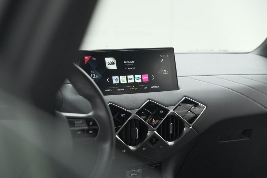 DS DS 3 Crossback PureTech 100 Montmartre | Parkeersensoren | Apple Carplay | Allseason Banden | Navigatie | Climate Control