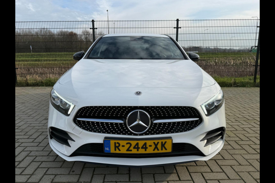 Mercedes-Benz A-Klasse 180 AMG Line | Camera | Stoelverw. | CarPlay