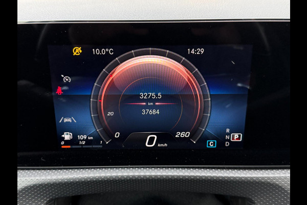 Mercedes-Benz A-Klasse 180 AMG Line | Camera | Stoelverw. | CarPlay