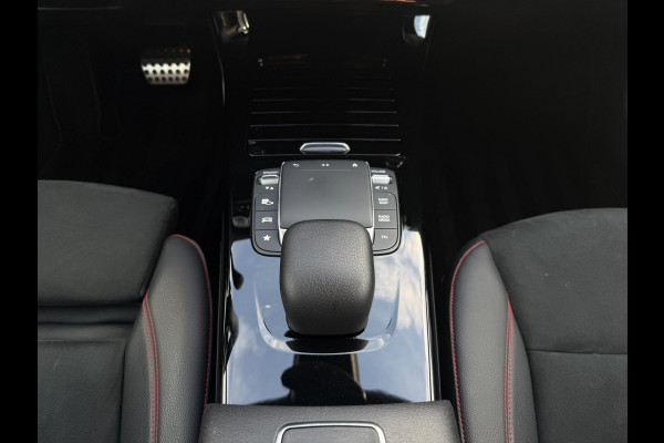 Mercedes-Benz A-Klasse 180 AMG Line | Camera | Stoelverw. | CarPlay