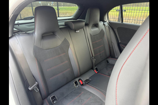 Mercedes-Benz A-Klasse 180 AMG Line | Camera | Stoelverw. | CarPlay
