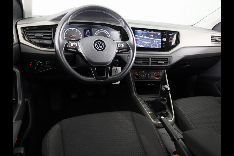 Volkswagen Polo 1.0 TSI R-Line Edition 95 pk | Navigatie | Parkeersensoren | Adaptieve cruise control | Apple Carplay/Android Auto |