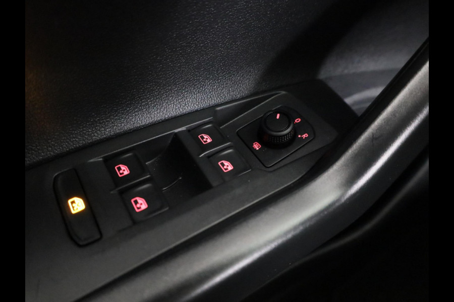 Volkswagen Polo 1.0 TSI R-Line Edition 95 pk | Navigatie | Parkeersensoren | Adaptieve cruise control | Apple Carplay/Android Auto |