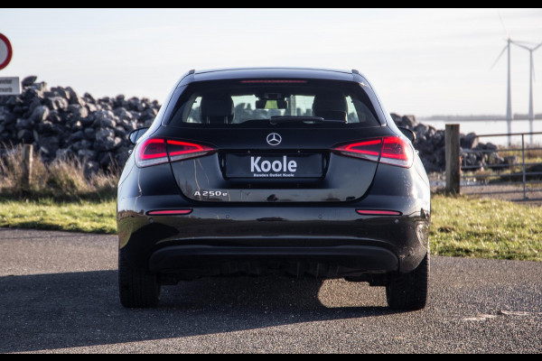 Mercedes-Benz A-Klasse 250 e Business Line PANORAMA DAK / WIDESCREEN / 360 CAMERA / CARPLAY