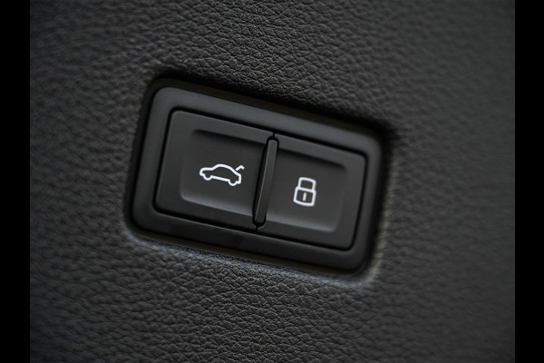 Audi Q8 60 TFSI e Competition · Audi Exclusive · S-seats met massage · Panoramadak · Adaptive cruise · Stoelverwarming en ventilatie · A