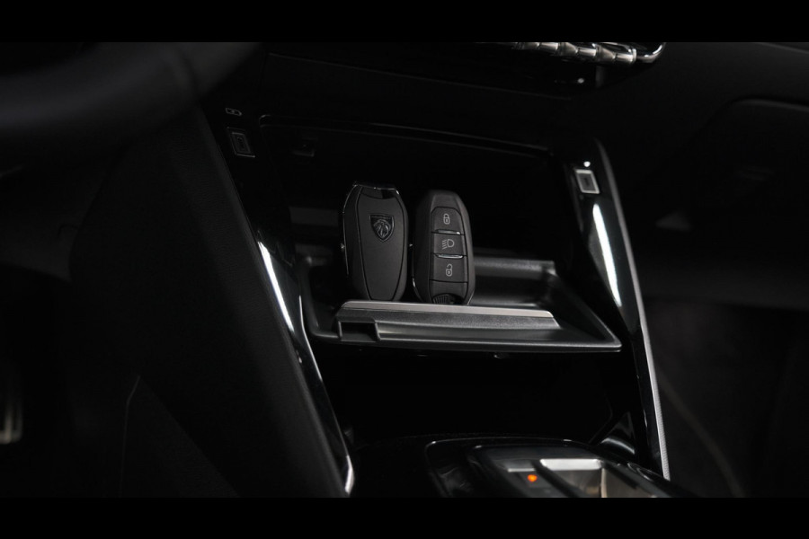 Peugeot 2008 PureTech 130 EAT8 GT | 360 Camera | Adaptieve Cruise Control | Dodehoekdetectie | Navigatie