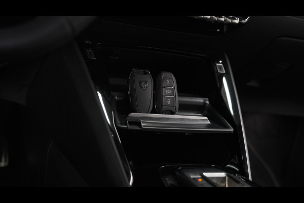 Peugeot 2008 PureTech 130 EAT8 GT | 360 Camera | Adaptieve Cruise Control | Dodehoekdetectie | Navigatie