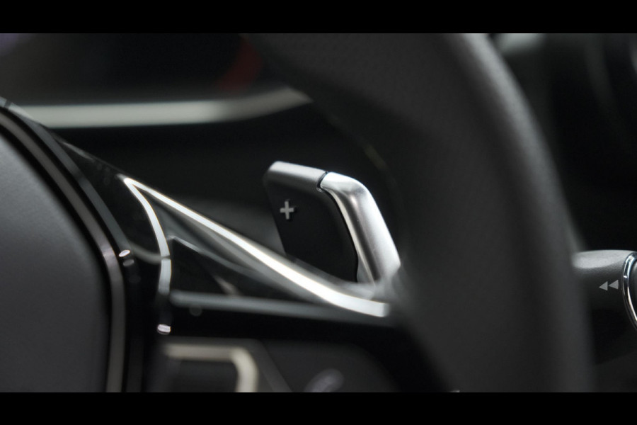 Peugeot 2008 PureTech 130 EAT8 GT | 360 Camera | Adaptieve Cruise Control | Dodehoekdetectie | Navigatie
