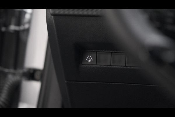 Peugeot 2008 PureTech 130 EAT8 GT | 360 Camera | Adaptieve Cruise Control | Dodehoekdetectie | Navigatie