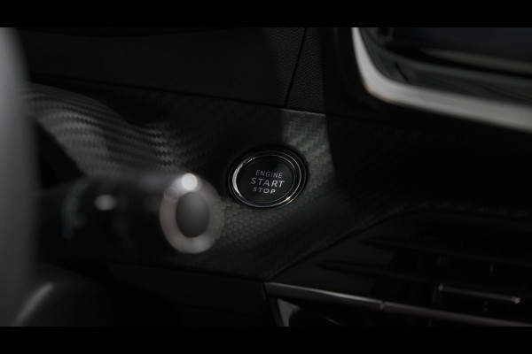 Peugeot 2008 PureTech 130 EAT8 GT | 360 Camera | Adaptieve Cruise Control | Dodehoekdetectie | Navigatie