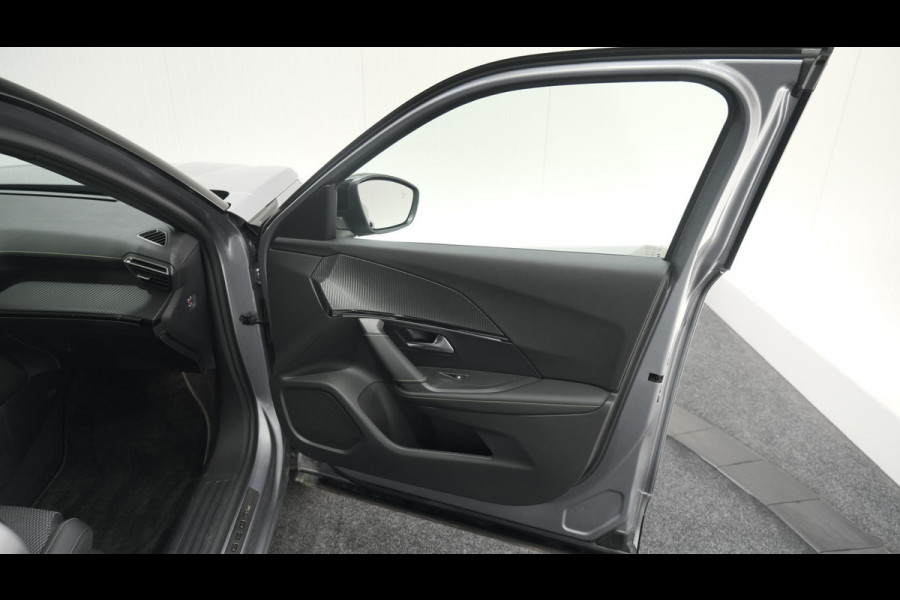 Peugeot 2008 PureTech 130 EAT8 GT | 360 Camera | Adaptieve Cruise Control | Dodehoekdetectie | Navigatie