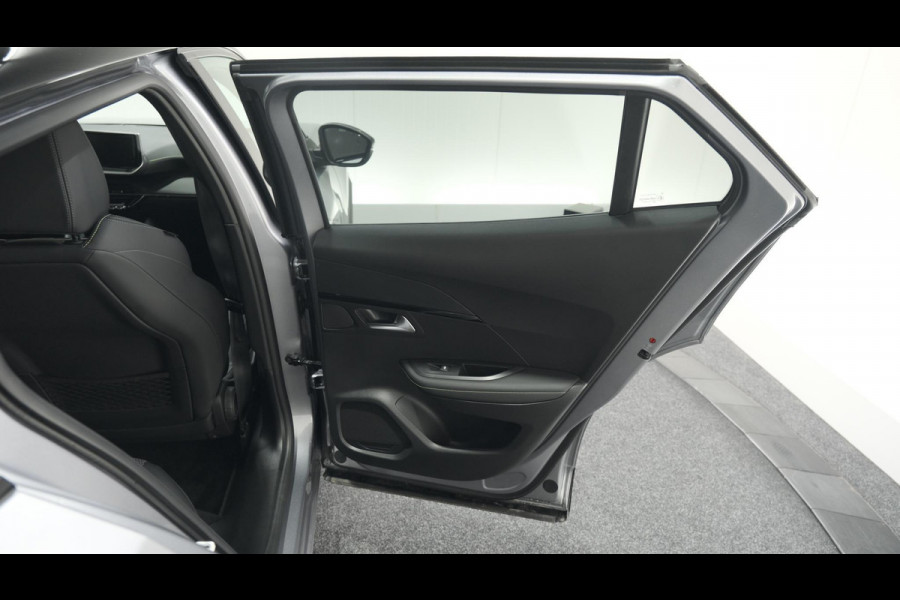 Peugeot 2008 PureTech 130 EAT8 GT | 360 Camera | Adaptieve Cruise Control | Dodehoekdetectie | Navigatie