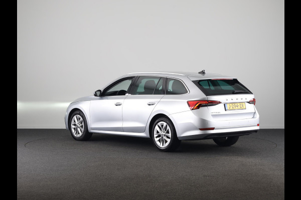 Škoda Octavia Combi 1.0 TSI Style 110pk | Navigatie | Parkeersensoren voor en achter | Apple Carplay -/ Andriod auto |  Verwambare voorstoelen