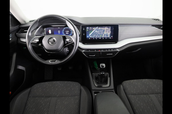 Škoda Octavia Combi 1.0 TSI Style 110pk | Navigatie | Parkeersensoren voor en achter | Apple Carplay -/ Andriod auto |  Verwambare voorstoelen