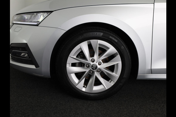 Škoda Octavia Combi 1.0 TSI Style 110pk | Navigatie | Parkeersensoren voor en achter | Apple Carplay -/ Andriod auto |  Verwambare voorstoelen