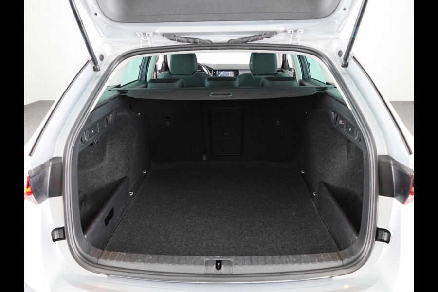 Škoda Octavia Combi 1.0 TSI Style 110pk | Navigatie | Parkeersensoren voor en achter | Apple Carplay -/ Andriod auto |  Verwambare voorstoelen