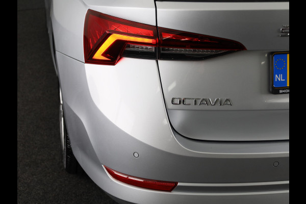 Škoda Octavia Combi 1.0 TSI Style 110pk | Navigatie | Parkeersensoren voor en achter | Apple Carplay -/ Andriod auto |  Verwambare voorstoelen