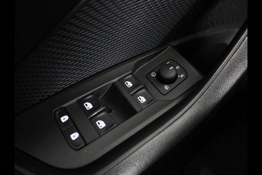 Škoda Octavia Combi 1.0 TSI Style 110pk | Navigatie | Parkeersensoren voor en achter | Apple Carplay -/ Andriod auto |  Verwambare voorstoelen