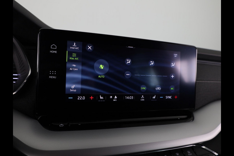 Škoda Octavia Combi 1.0 TSI Style 110pk | Navigatie | Parkeersensoren voor en achter | Apple Carplay -/ Andriod auto |  Verwambare voorstoelen