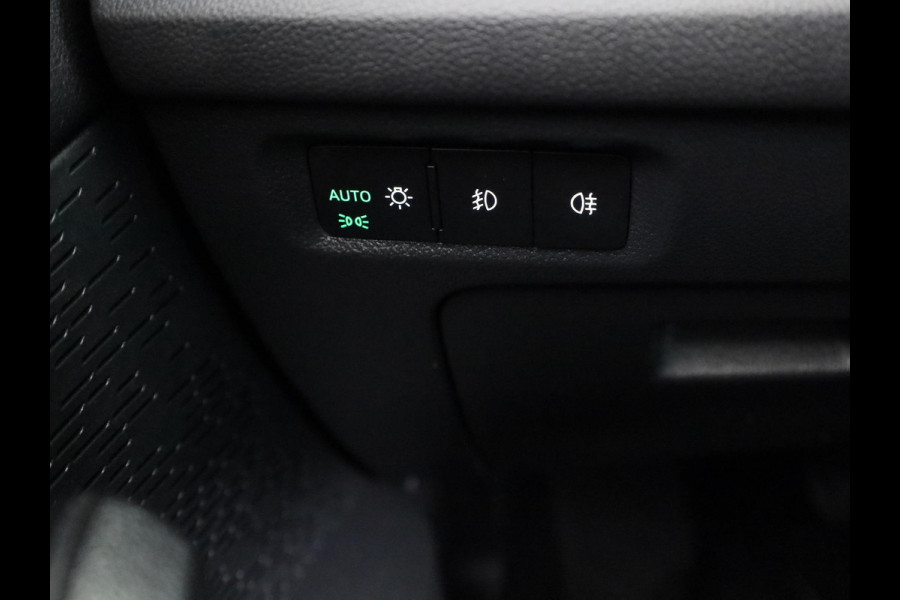 Škoda Octavia Combi 1.0 TSI Style 110pk | Navigatie | Parkeersensoren voor en achter | Apple Carplay -/ Andriod auto |  Verwambare voorstoelen