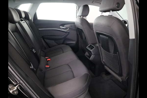 Audi e-tron 50 quattro edition 71 kWh 313 pk | SoH 99% | Navigatie | Trekhaak (afneembaar) | Parkeersensoren | Luchtvering |