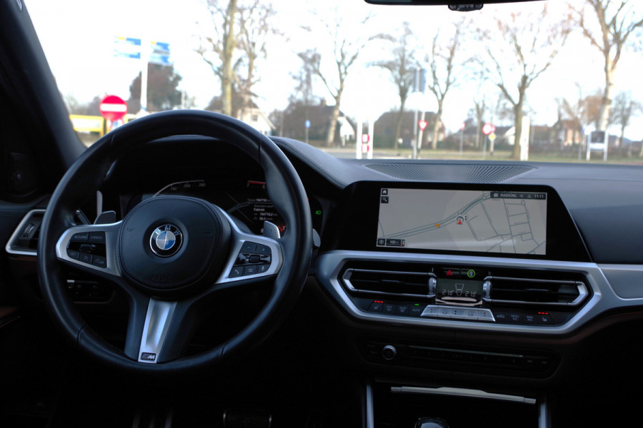 BMW 3 Serie Touring 330i 259 PK High Executive M-Sport Edition, Panoramadak, Trekhaak, Individual, Head-Up