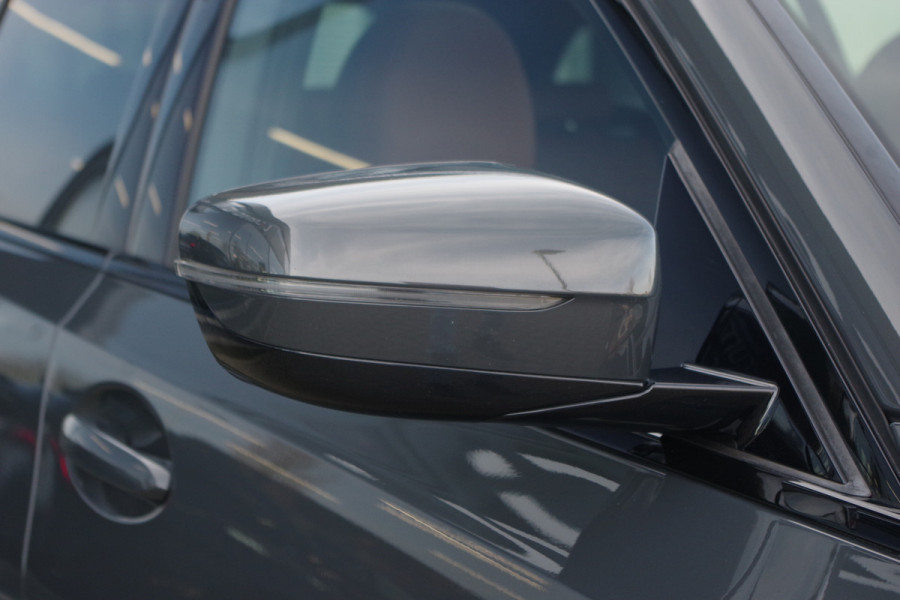 BMW 3 Serie Touring 330i 259 PK High Executive M-Sport Edition, Panoramadak, Trekhaak, Individual, Head-Up