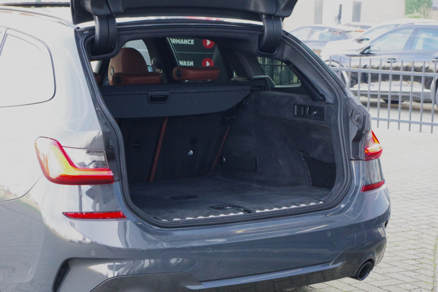 BMW 3 Serie Touring 330i 259 PK High Executive M-Sport Edition, Panoramadak, Trekhaak, Individual, Head-Up