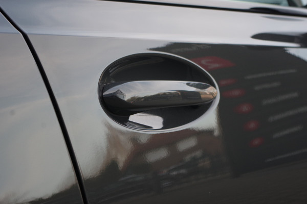 BMW 3 Serie Touring 330i 259 PK High Executive M-Sport Edition, Panoramadak, Trekhaak, Individual, Head-Up