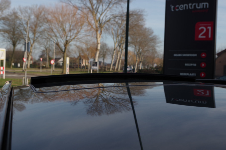 BMW 3 Serie Touring 330i 259 PK High Executive M-Sport Edition, Panoramadak, Trekhaak, Individual, Head-Up