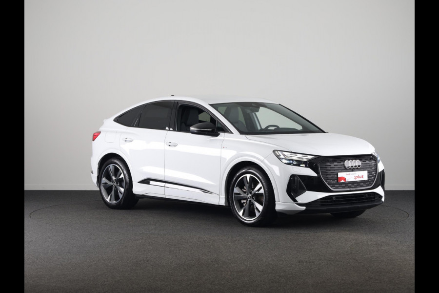 Audi Q4 Sportback e-tron 40 S edition 77 kWh 204 pk | SoH 98% | Navigatie | Parkeersensoren (Park assist) | Achteruitrijcamera | Stoelverwarming | S-Line |