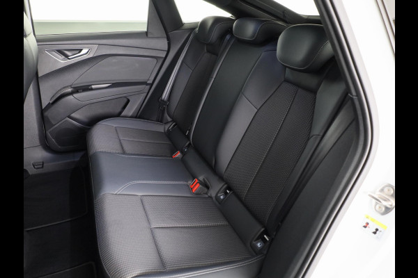 Audi Q4 Sportback e-tron 40 S edition 77 kWh 204 pk | SoH 98% | Navigatie | Parkeersensoren (Park assist) | Achteruitrijcamera | Stoelverwarming | S-Line |