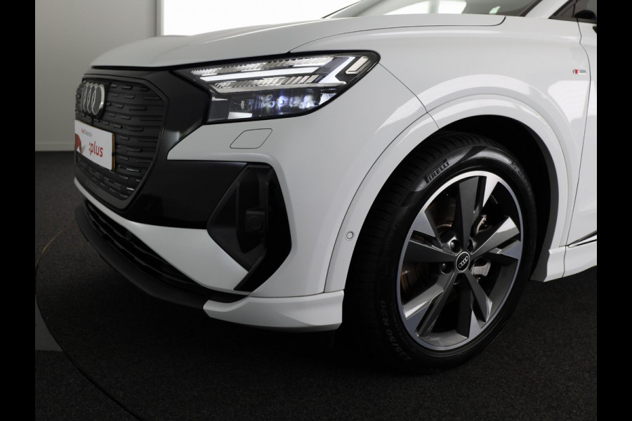 Audi Q4 Sportback e-tron 40 S edition 77 kWh 204 pk | SoH 98% | Navigatie | Parkeersensoren (Park assist) | Achteruitrijcamera | Stoelverwarming | S-Line |