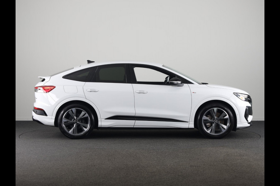 Audi Q4 Sportback e-tron 40 S edition 77 kWh 204 pk | SoH 98% | Navigatie | Parkeersensoren (Park assist) | Achteruitrijcamera | Stoelverwarming | S-Line |