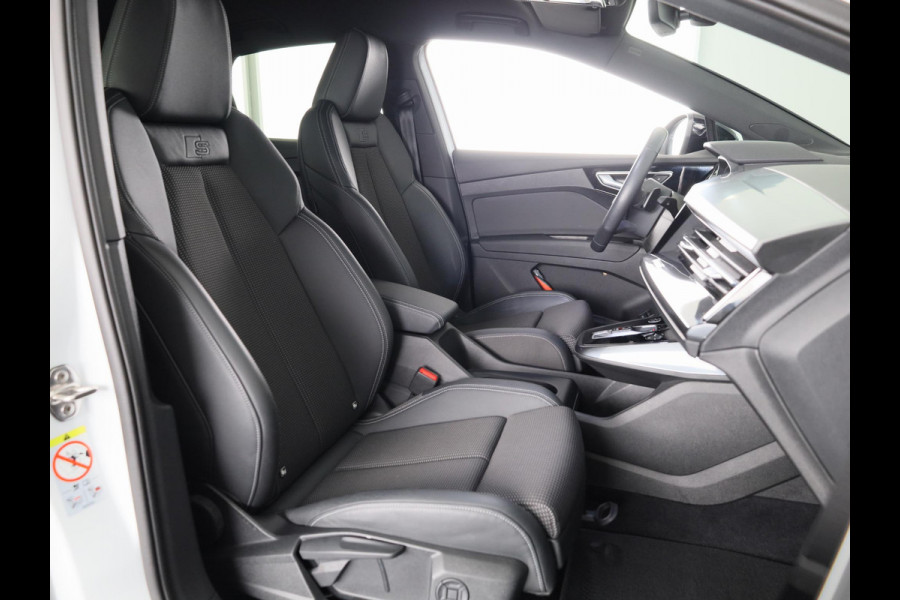 Audi Q4 Sportback e-tron 40 S edition 77 kWh 204 pk | SoH 98% | Navigatie | Parkeersensoren (Park assist) | Achteruitrijcamera | Stoelverwarming | S-Line |