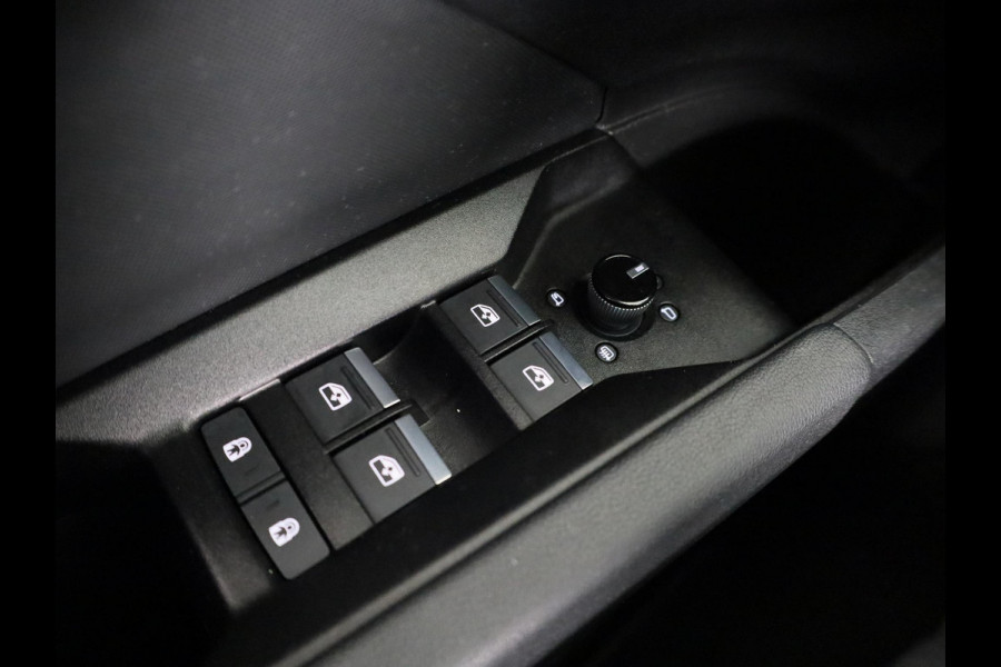 Audi Q4 Sportback e-tron 40 S edition 77 kWh 204 pk | SoH 98% | Navigatie | Parkeersensoren (Park assist) | Achteruitrijcamera | Stoelverwarming | S-Line |