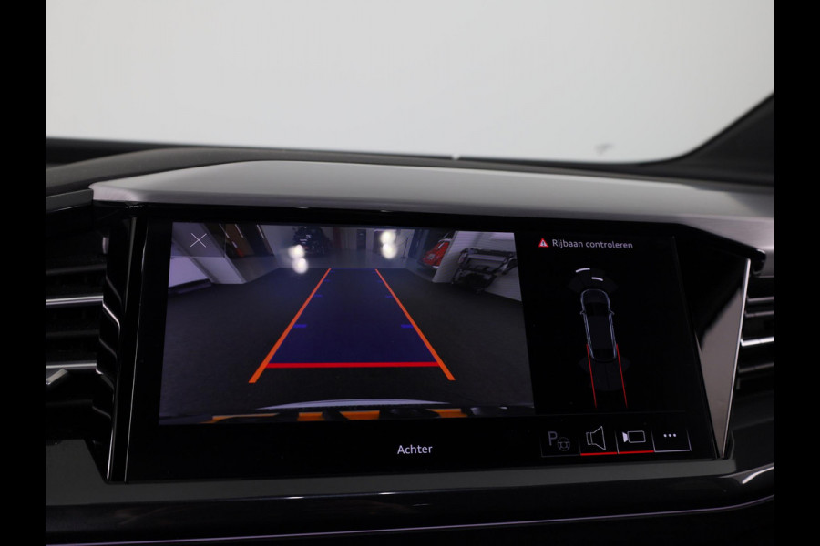 Audi Q4 Sportback e-tron 40 S edition 77 kWh 204 pk | SoH 98% | Navigatie | Parkeersensoren (Park assist) | Achteruitrijcamera | Stoelverwarming | S-Line |
